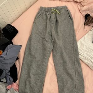 gray sweatpants
